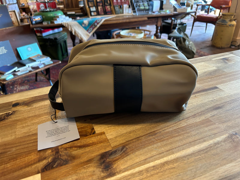 HUDSON TOILETRY BAG